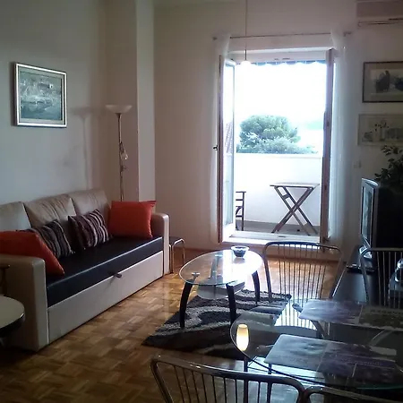 Hana Apartment *
